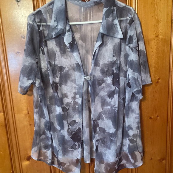 Size med/large Womens thin sheer top - Picture 1 of 2